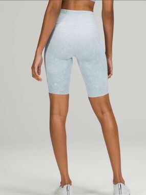 Lululemon Fast and Free Short 10" - 
City Grit White Blue Fog